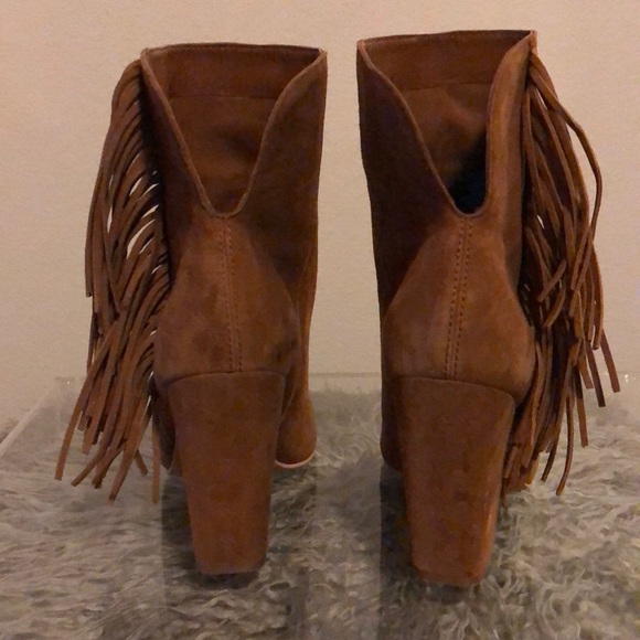 Boots - Picture 3 of 6